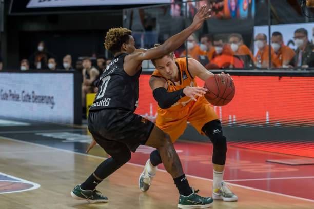 拜仁以其稳 拜仁以其稳